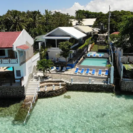 Pescadores Suites Moalboal
