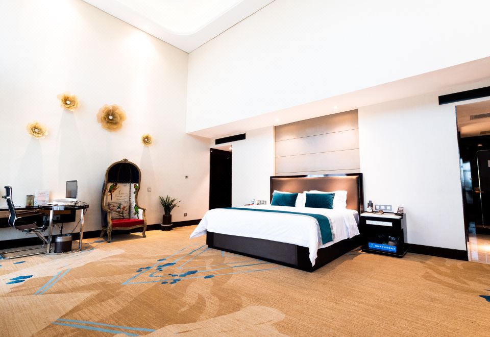 Yuanling Huixin Lijing HotelExecutive Queen Room