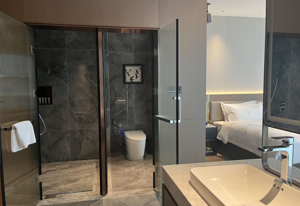 蟠龙泽大床房（弧形落地窗+浴缸+全屋语音智能）