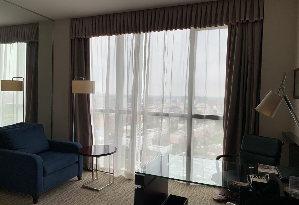 The QUBE Hotel Shanghai PudongExecutive Queen Room