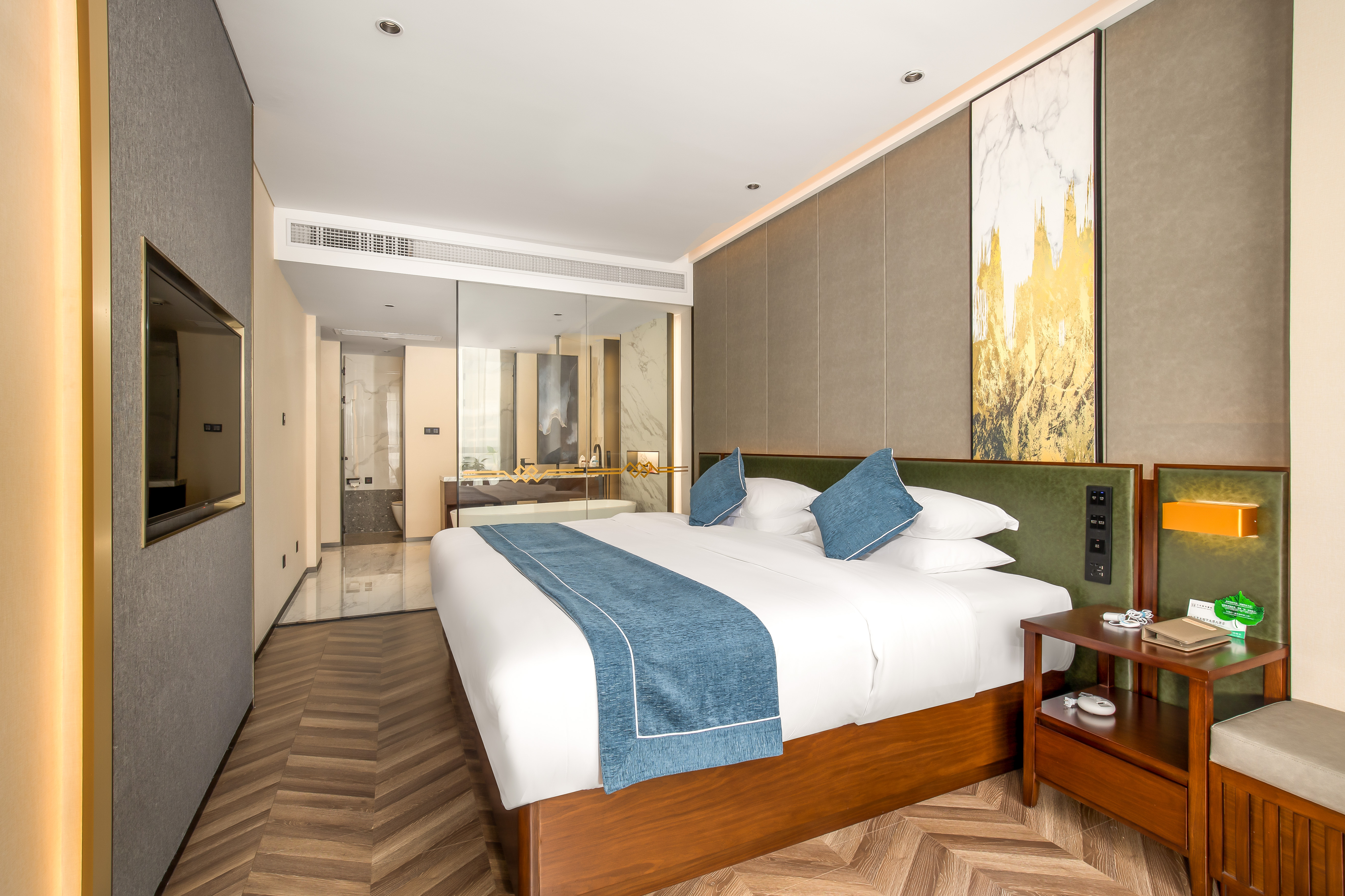 静雅浴缸大床房