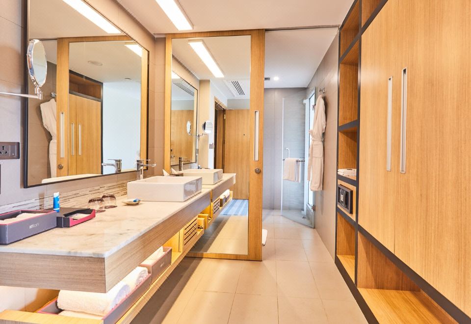 Aloft New Delhi AerocityAloft Residence