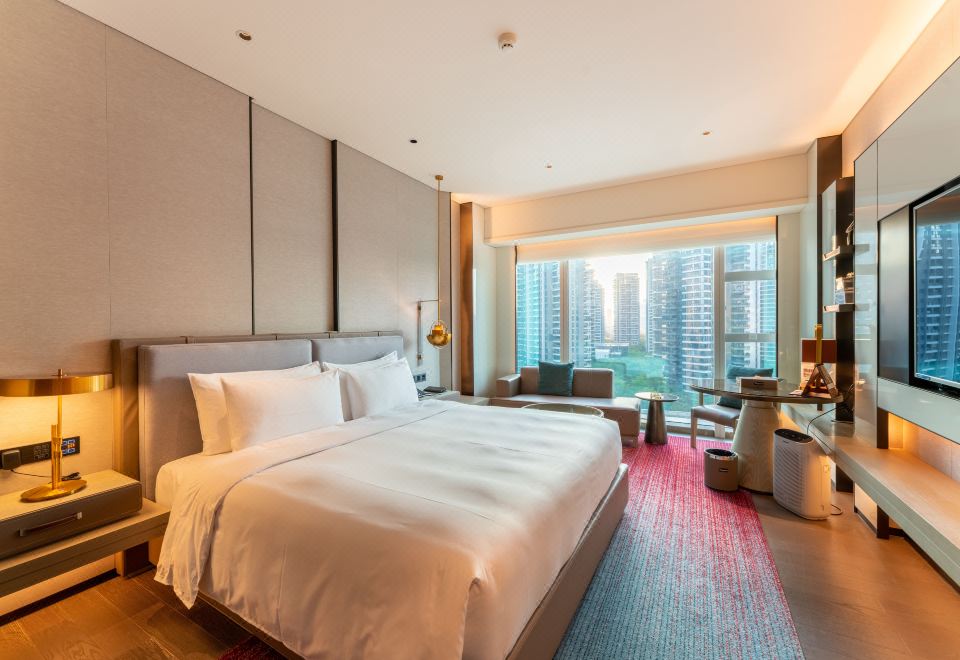 商务城景大床房（观鹭岛城际风光）