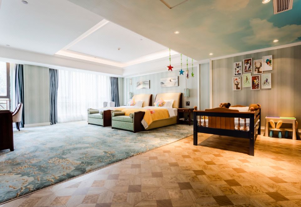 行政温馨家庭房