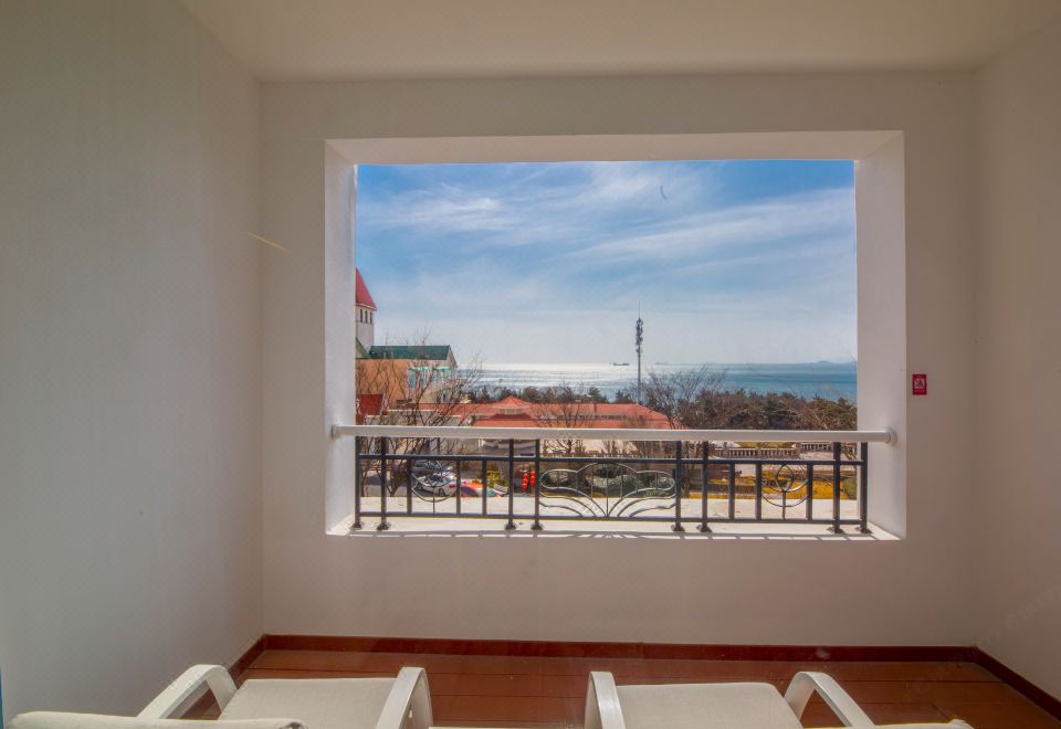 SeaView Garden Hotel QingdaoSea-view Double Room (With Balcony)