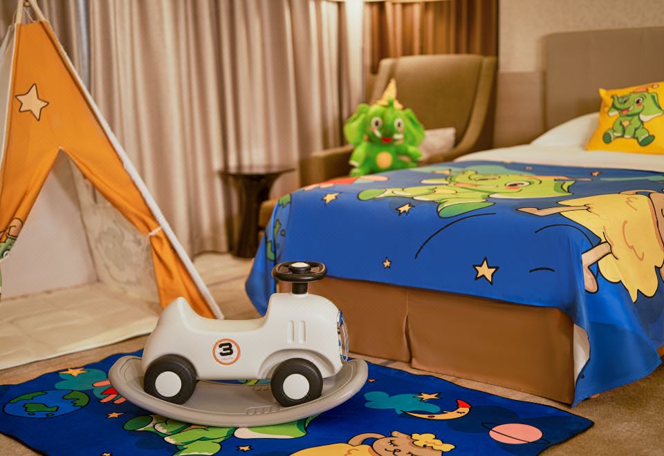 Crowne Plaza Guangzhou HuaduFlying Elephant Kids Theme Room-Two Beds