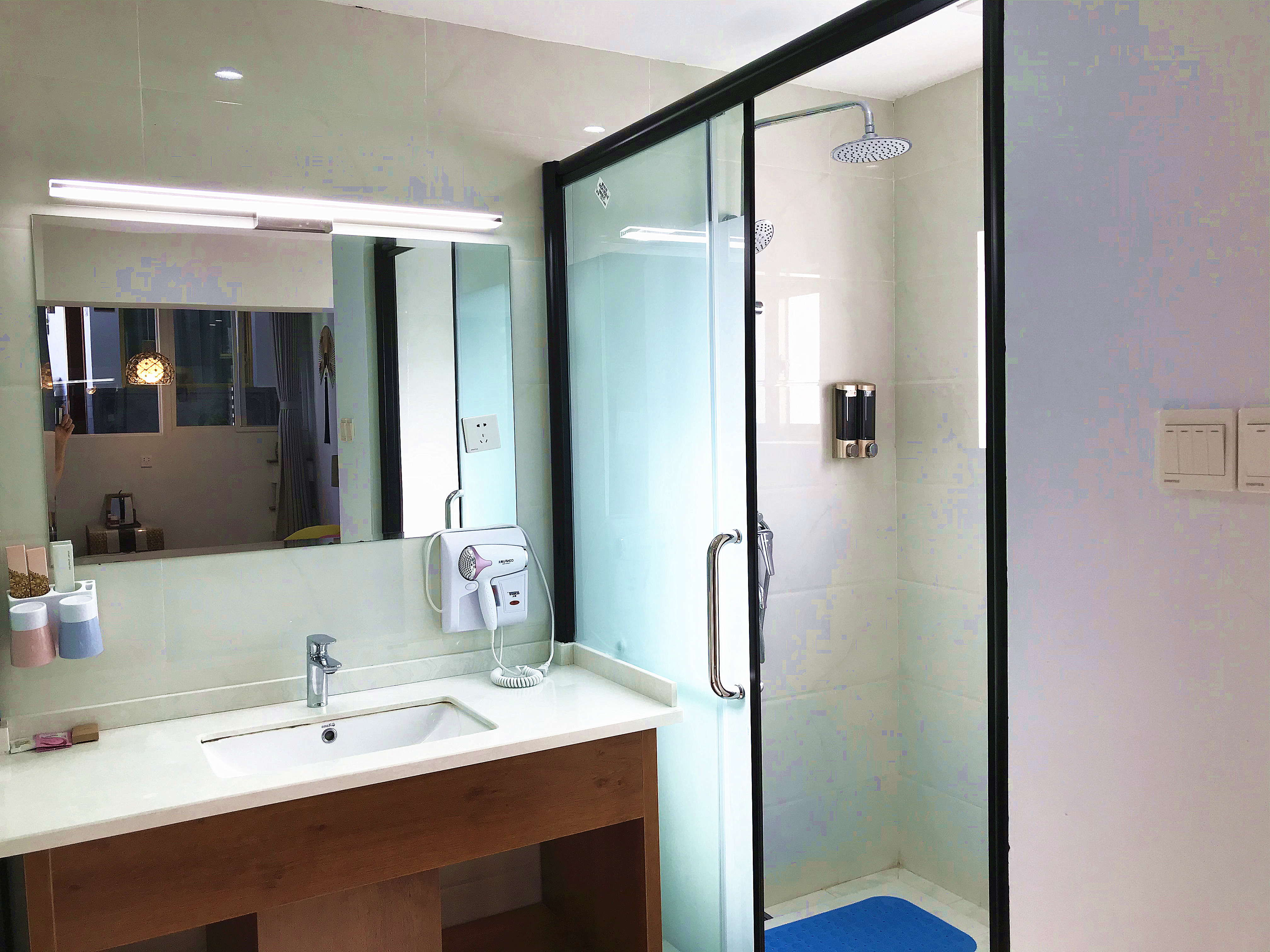 豪華大床房（304.309）