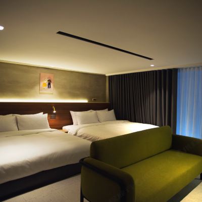 Fabulous！尊榮四人套房 三富大酒店優惠