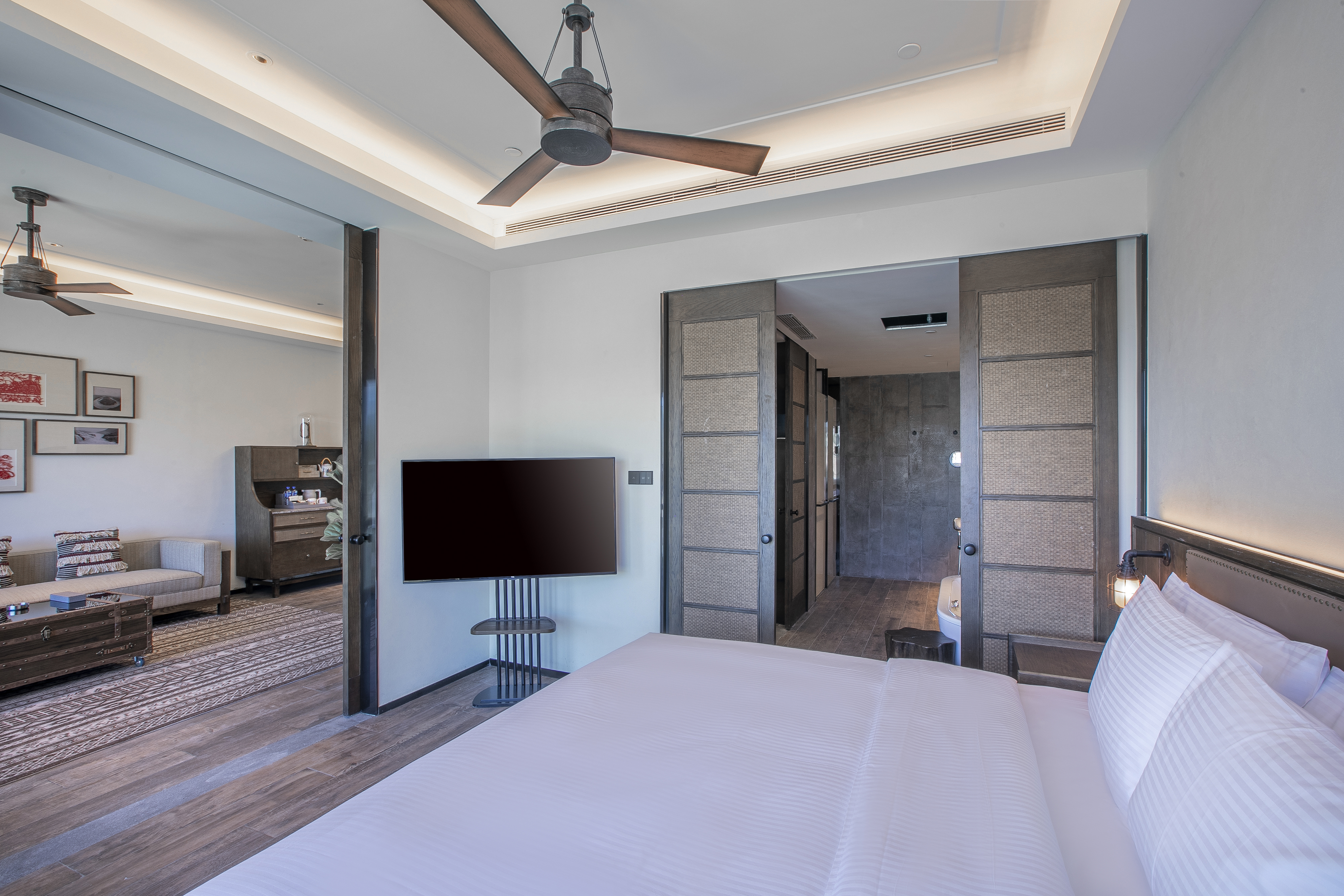 陕北风情湖景套房