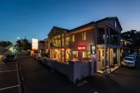 The Hotel Nelson Hotel a 