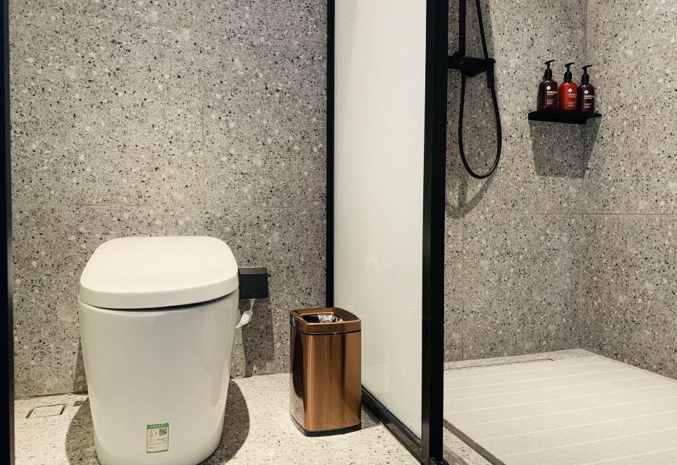 心怡标准大床房（智能客控+金可儿床垫+MiniBAR）