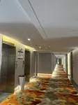 Yining Colorful Flower City Hotel (Liuxing Street Scenic Area)