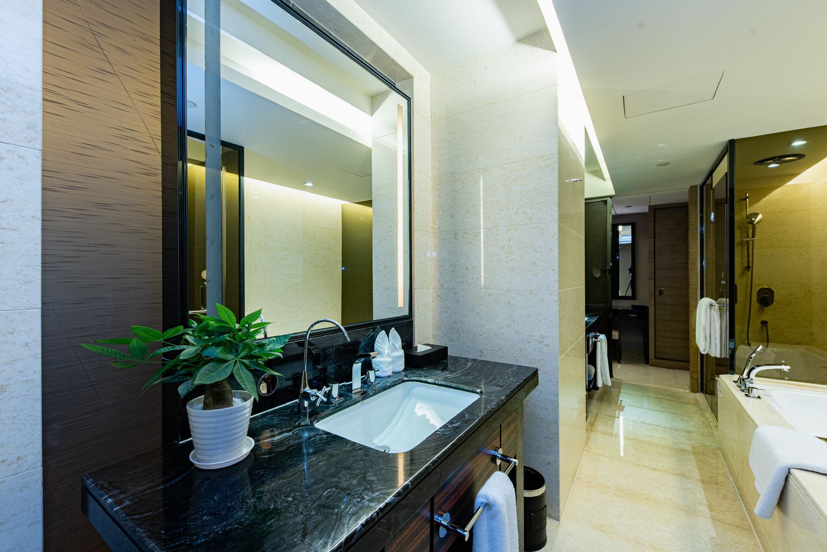 Shenzhen YANGBANGLANGYUE International HotelLang Yue Queen Suite