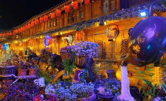 Lijiang Huaqianyuexia