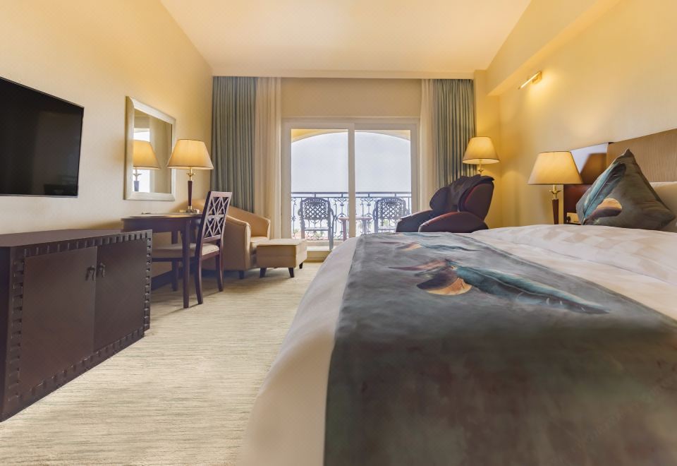 Asia Gulf HotelExecutive Sea-view Suite