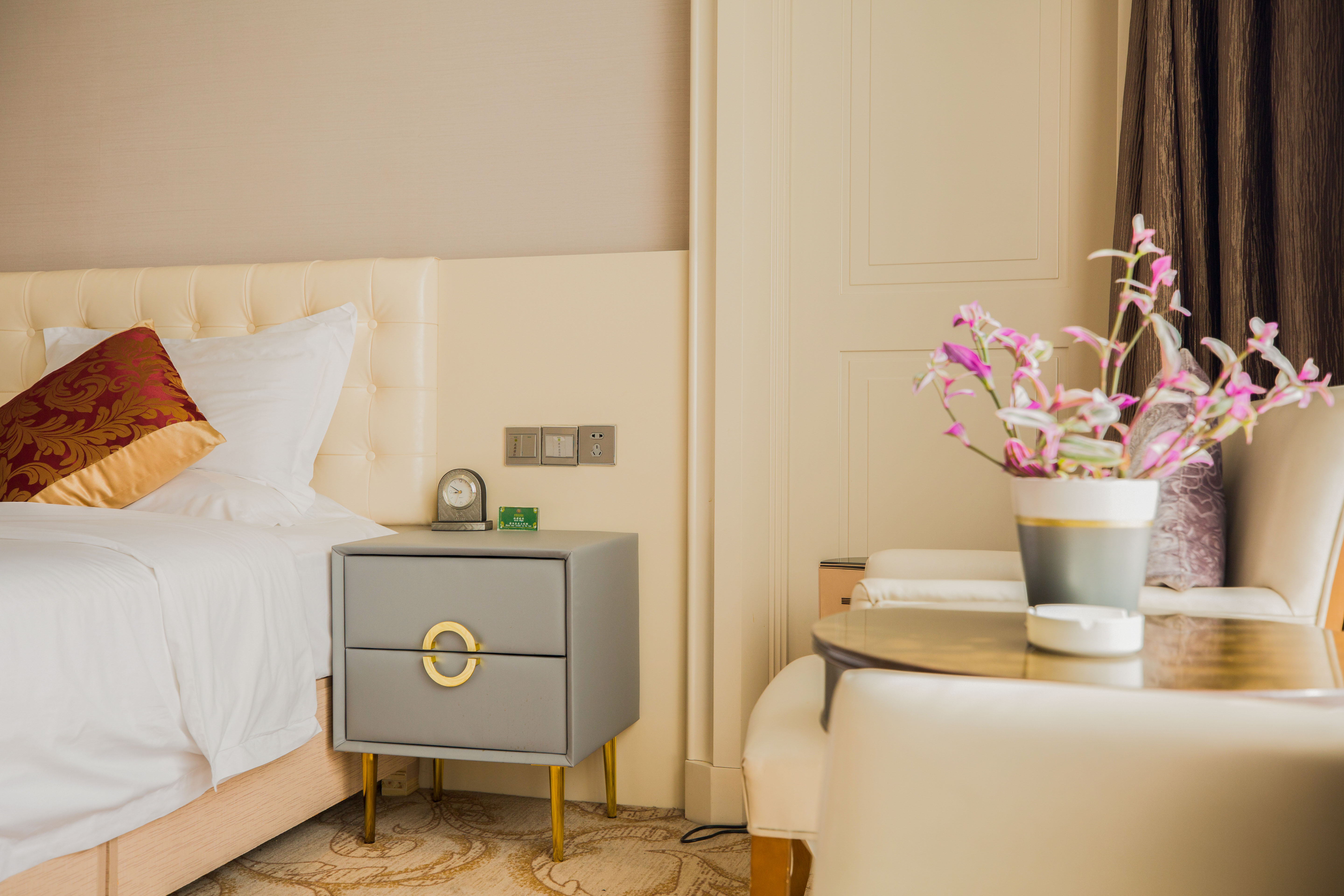 玻璃悬索奇观豪华套房