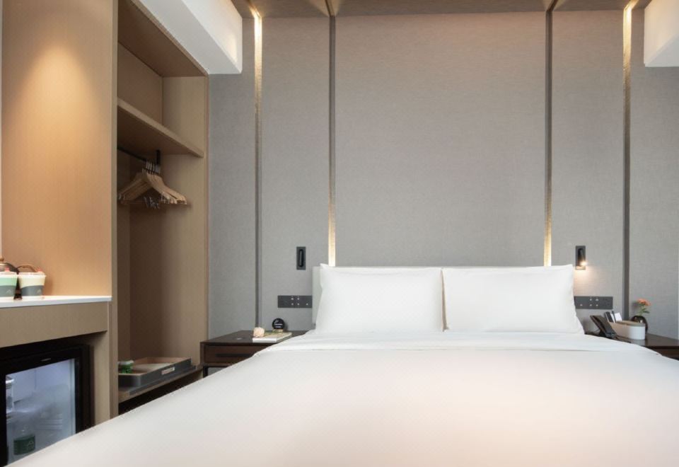 高級大床房—人氣熱搜