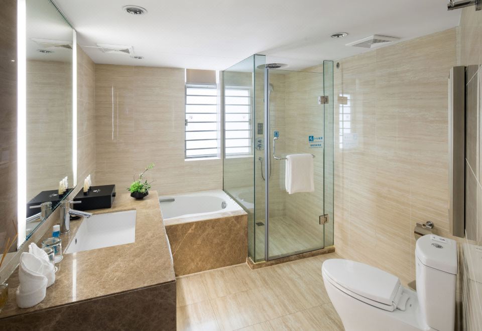 Shenzhen New World Weirui HotelBusiness King Bed Room