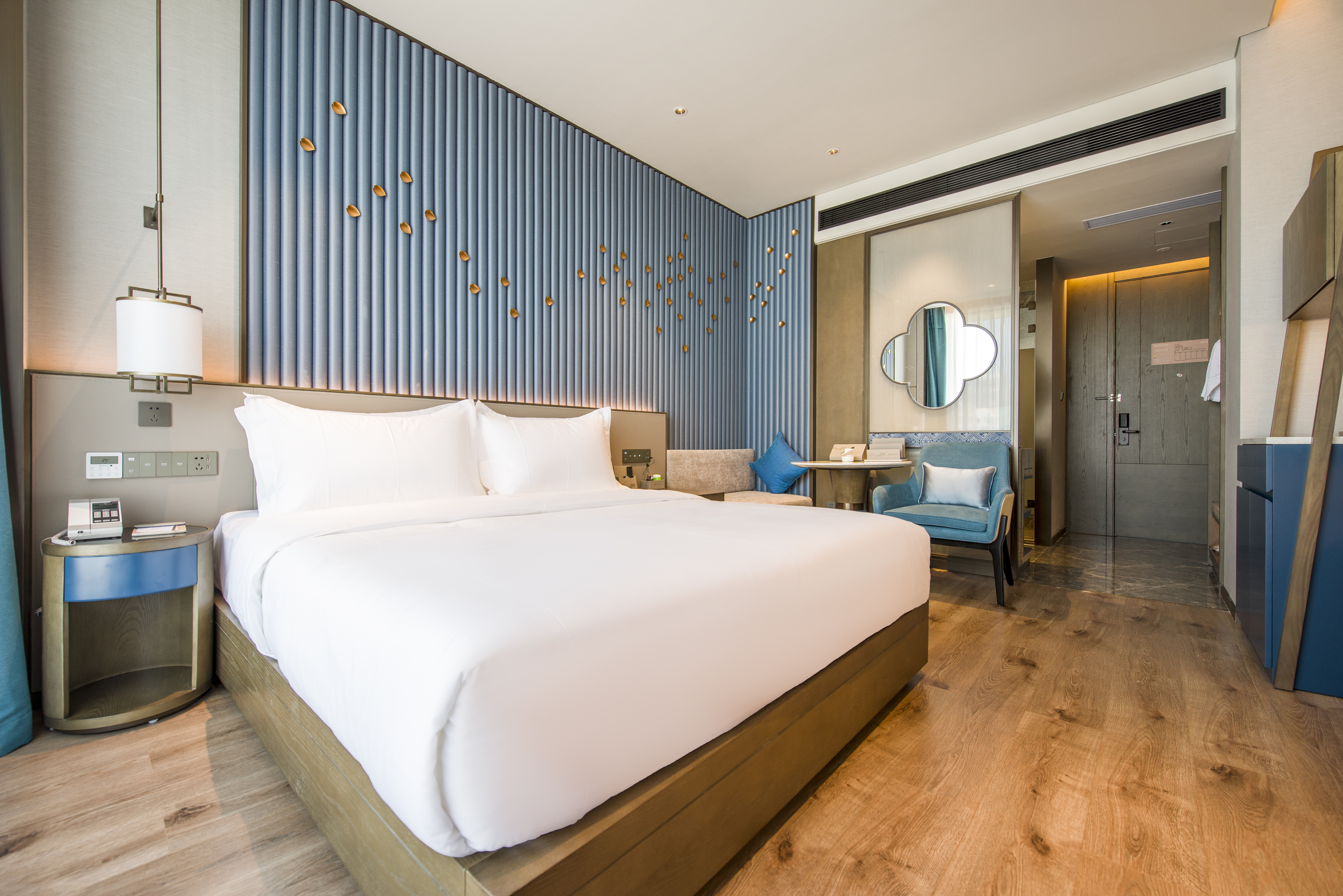 特惠大床房（迷你Bar＆街景落地窗）（2号楼）