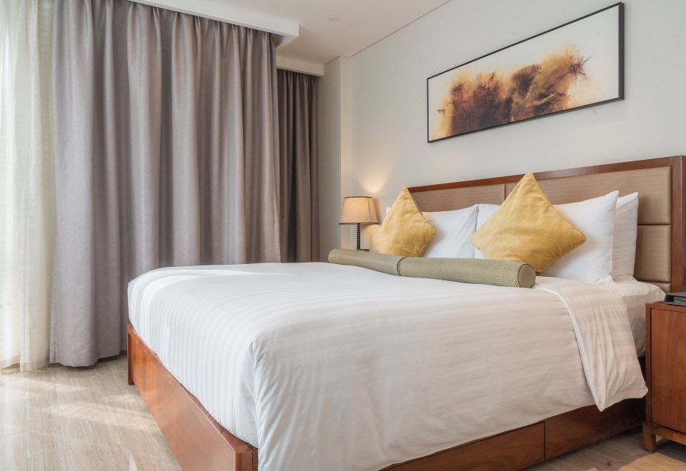 一房豪華湖景套房（冰箱+洗烘一體機）