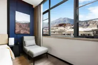 Atour Hotel, Yukuo Pedestrian Street, Potala Palace Square, Lhasa