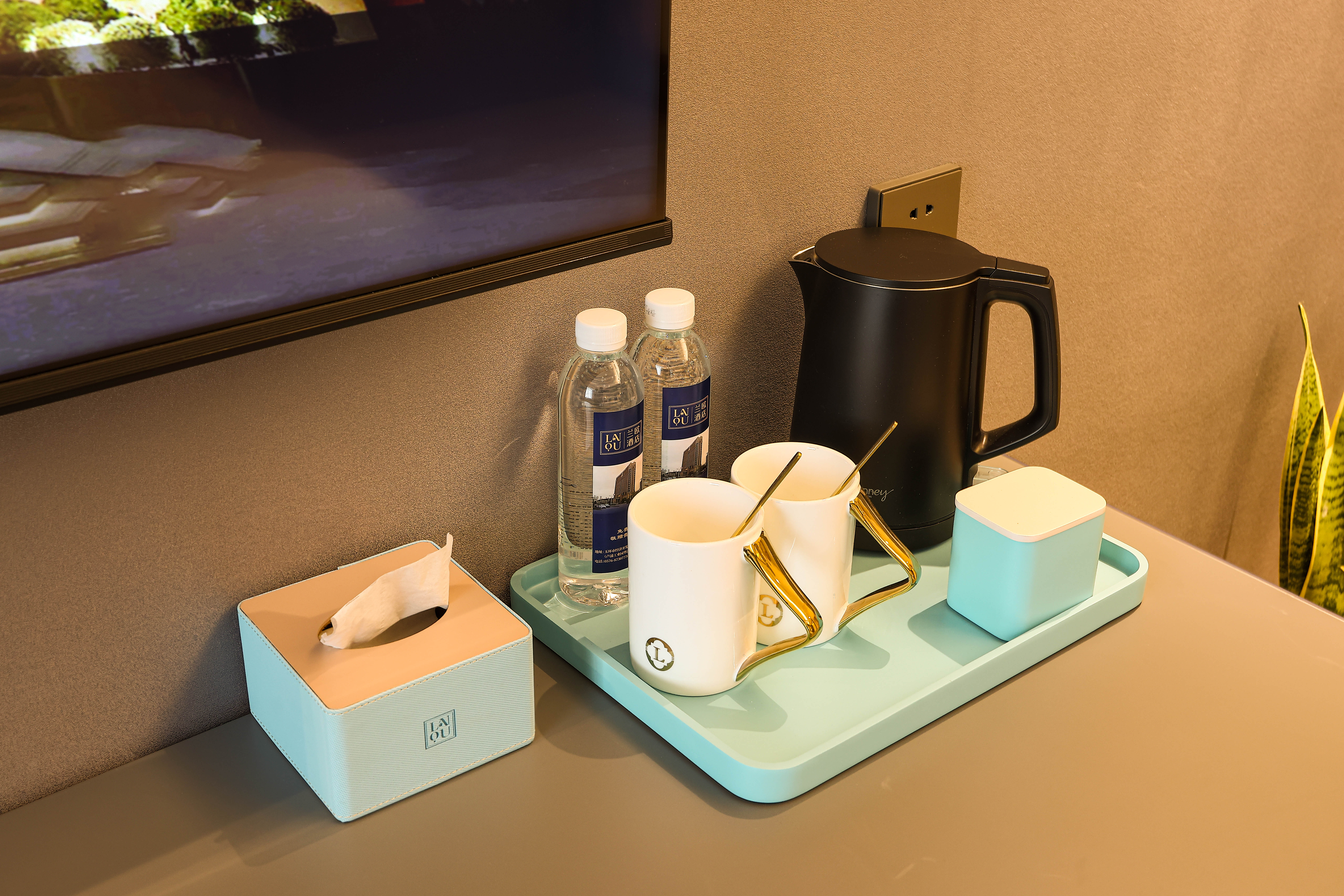 兰欧豪华大床房（全屋智能语音控制+小冰箱）