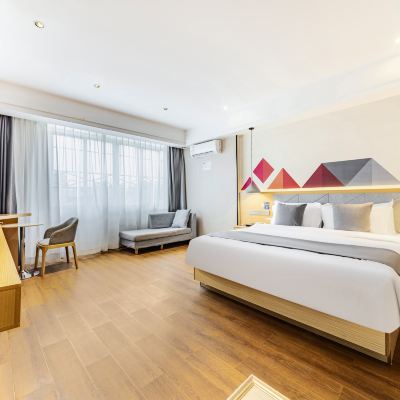 柏享 | 舒適大床房【零壓護脊床墊+舒適床品+超大空間] 柏曼酒店（高州府前路店）優惠