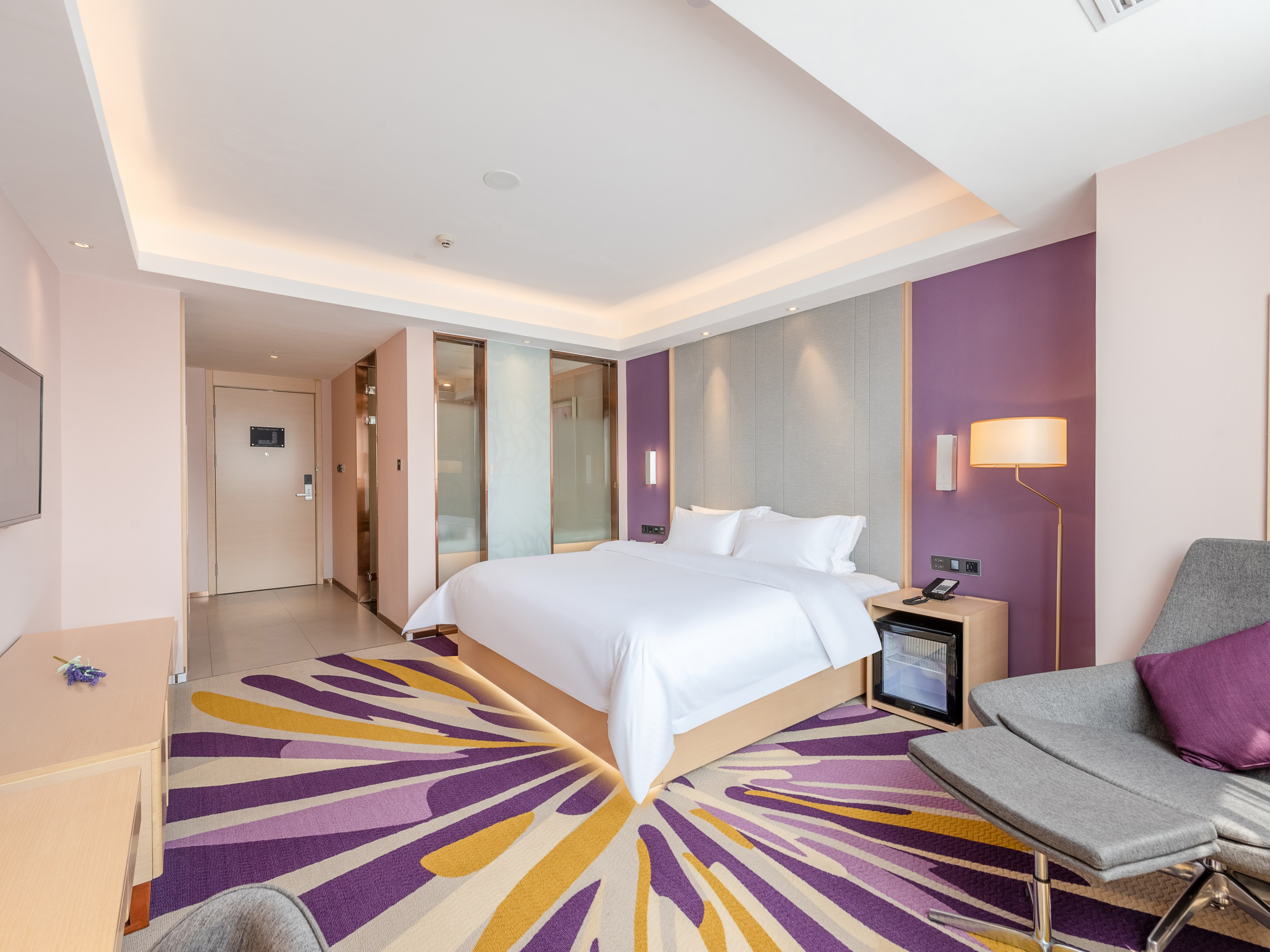 豪华智能大床房（手机投屏+蓝牙音响+健康舒眠）