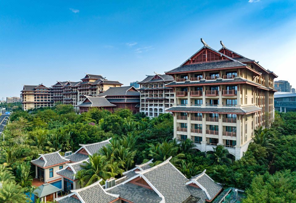 豪华海景套房丨观琼州海峡·浪涌云舒