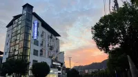 Tongren Mo Landi Concept Hotel (Chuandong University Town Branch) Hotel di 