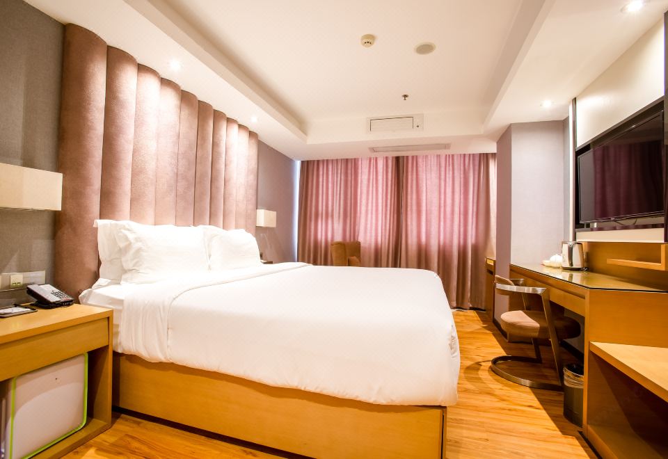 悅雅大床房（休閑辦公+智能音響+自動窗簾）