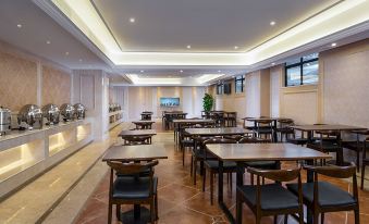 Vienna International Hotel (Dongguan Shilong Huixing Business Center)