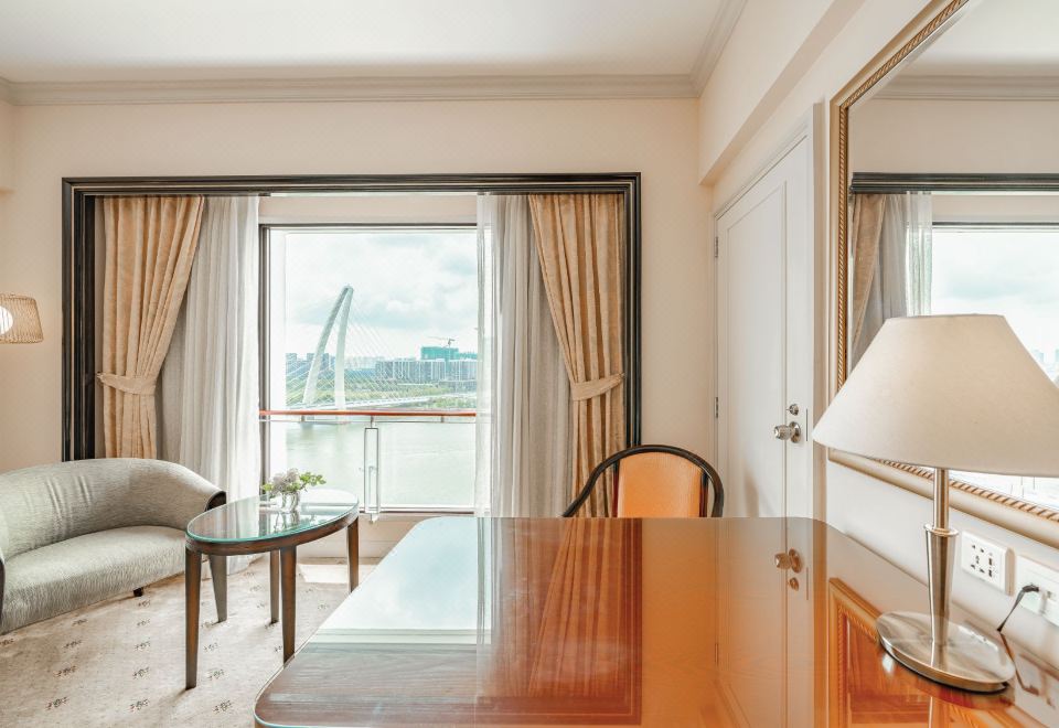 河景豪華特大床房