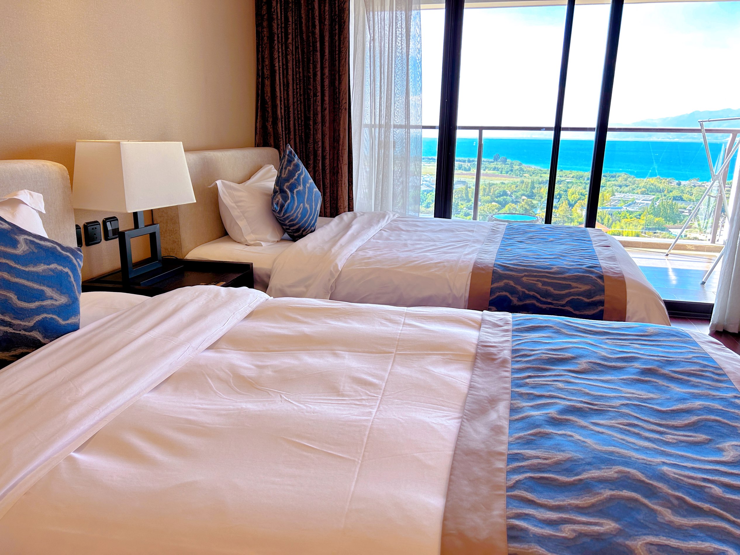 暮云·正湖景露台双床房