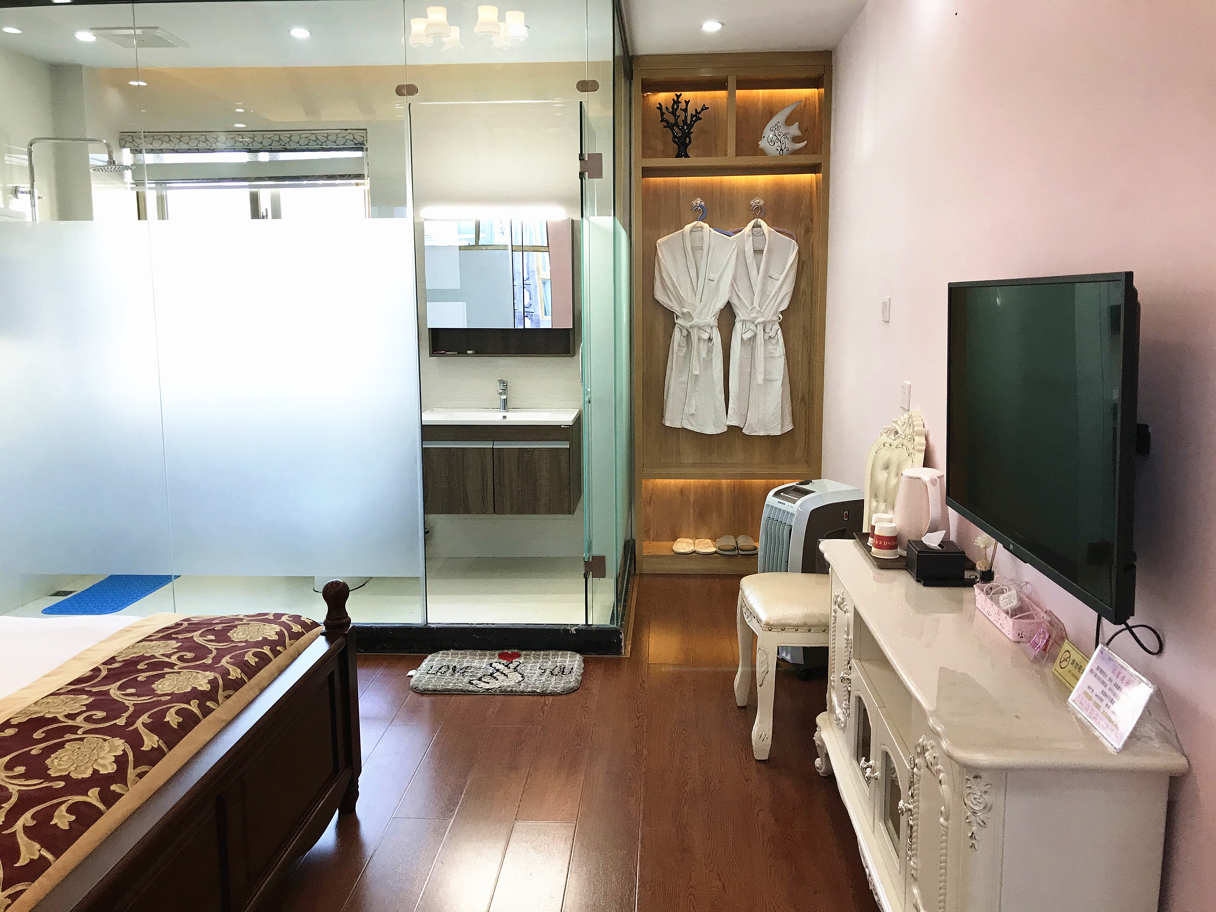 靜心大床房（302/303）