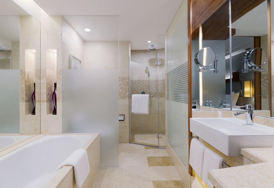 Swissotel Grand Shanghai Classic Double Room