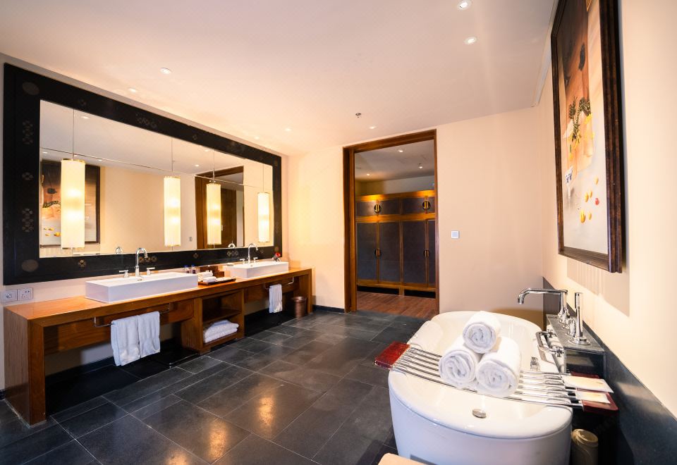 The St. Regis Lhasa ResortJunior Suite