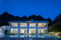 Avatar Mountain Resort—Mountain View | Swimming Pool | Free Station Pick-up | Western Cuisine Hotels in 