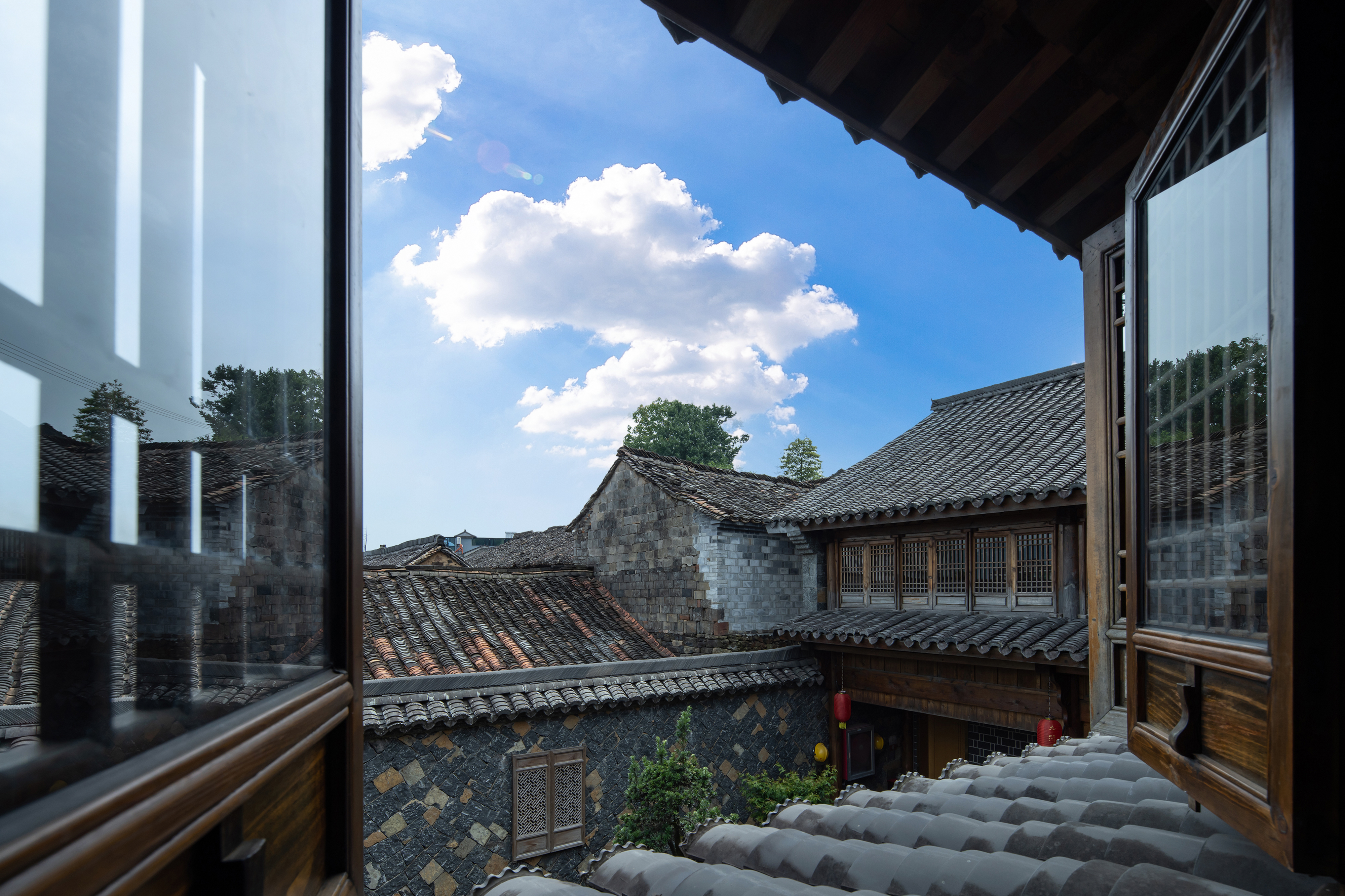 小庭远山·静谧古村大床房·按摩浴缸