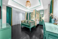 Moonlight Courtyard Hotel (Kunming Nanping Street and Near the train station)