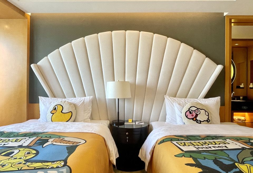 盼酷小黄鸭亲子主题至尊海景双床房