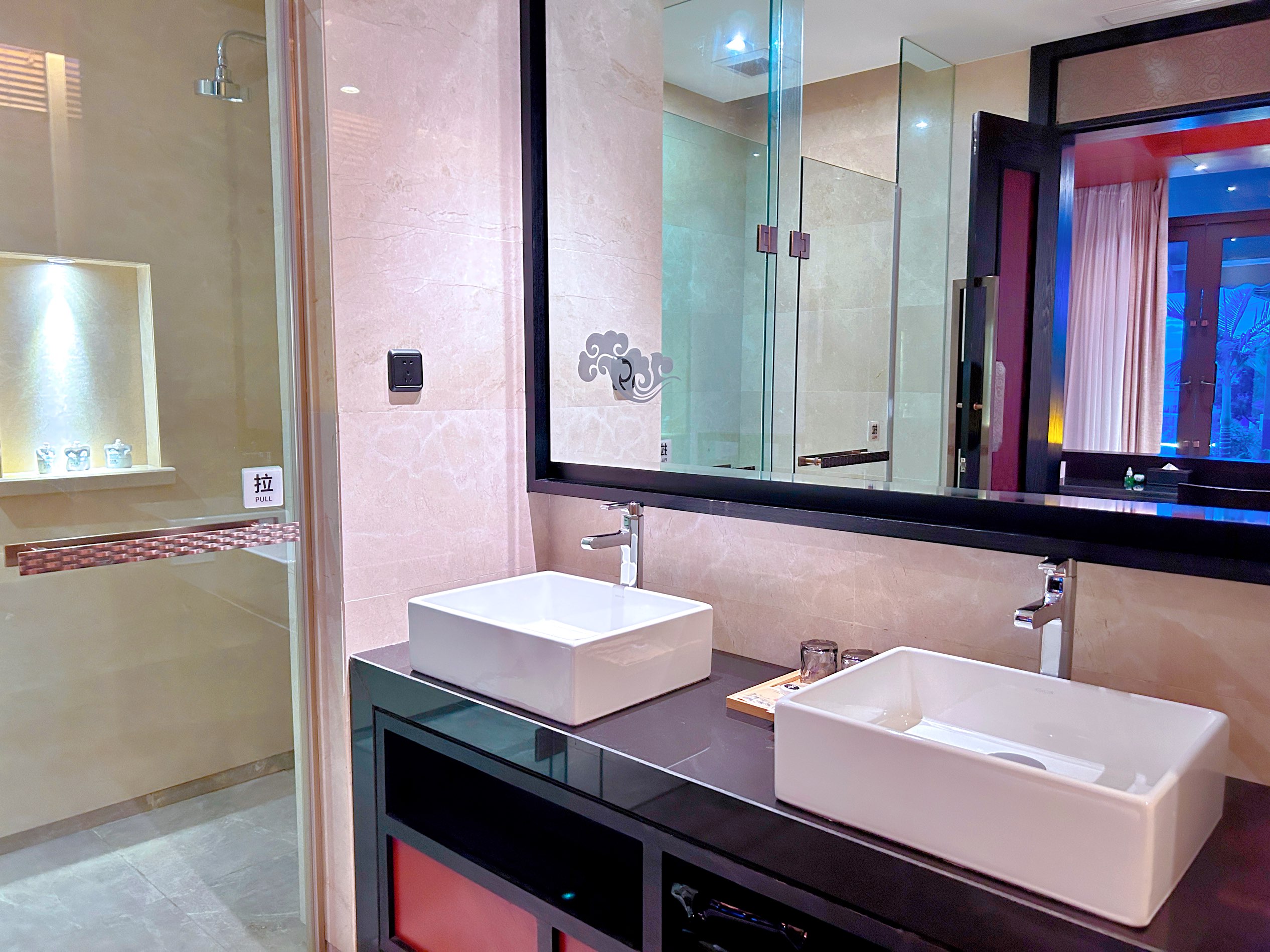 畅享·影院三卧一厅泳池别墅