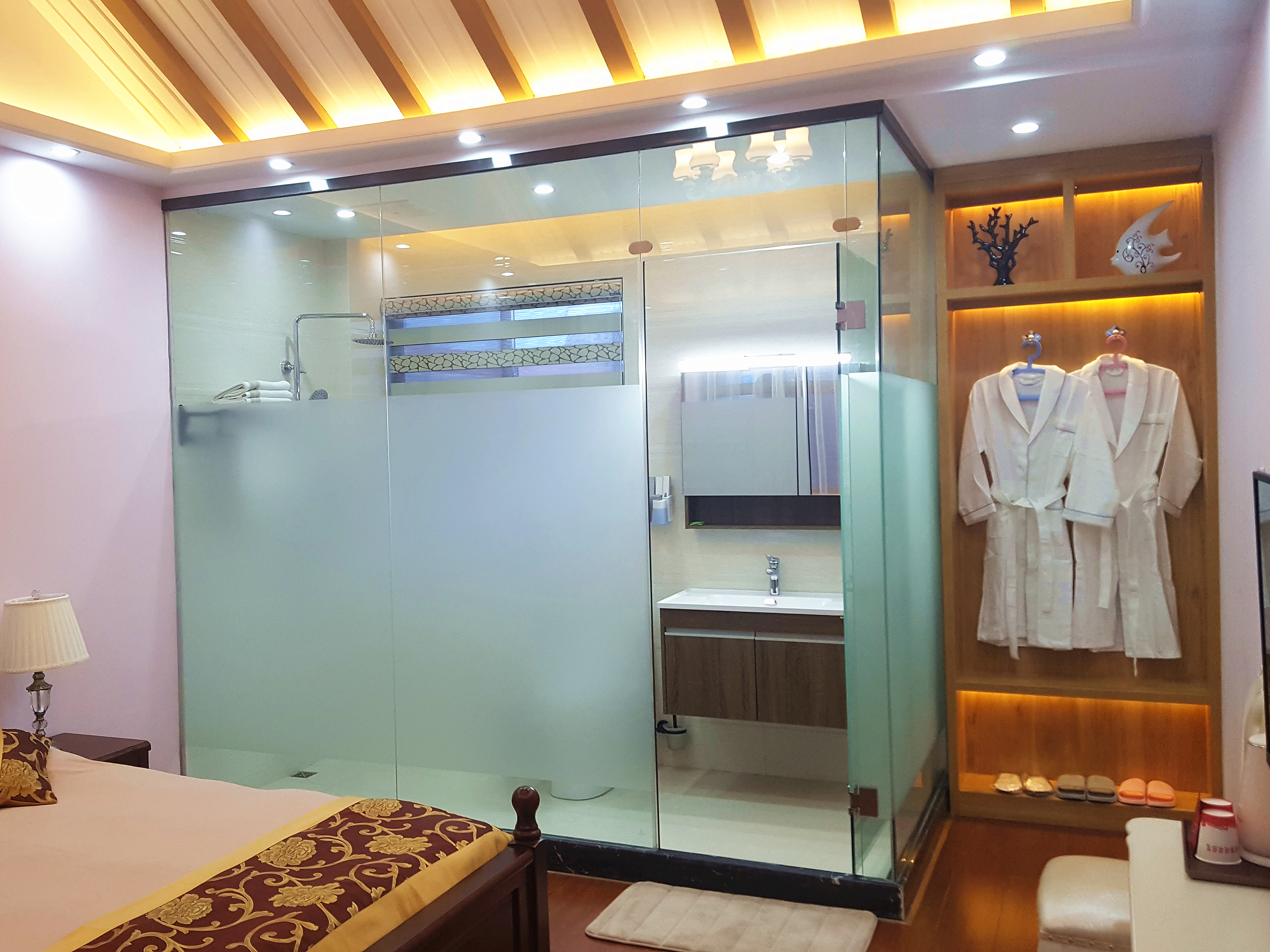 靜心大床房（302/303）