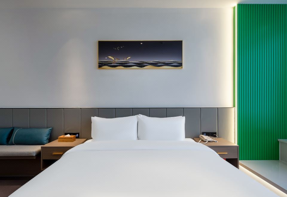 Elegant Panoramic Double Room
