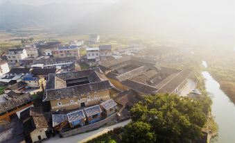 Yunshui Ruyi Travel And DL Tulou Culture B&B