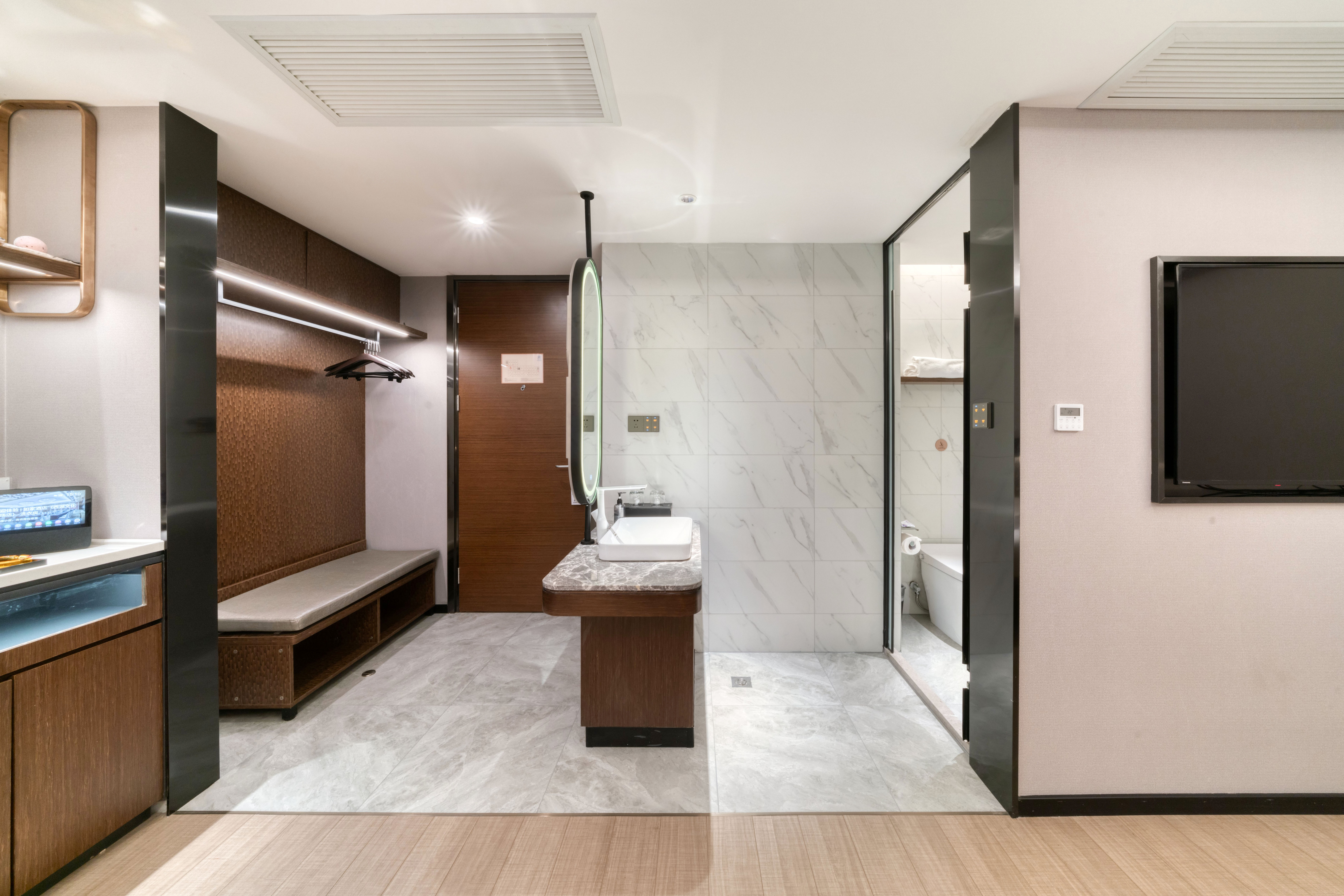 特色大床房（莱芬吹风机+智能小度）