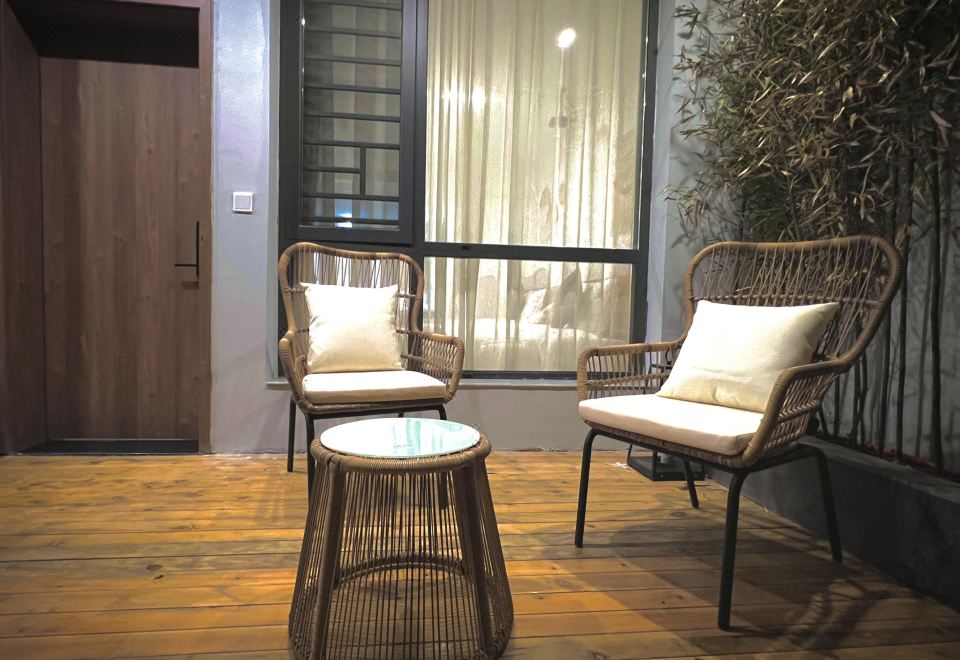 Yingye Courtyard Twin Room