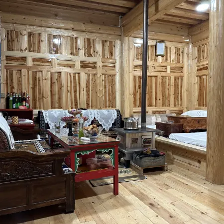 Zhaxi Yangzong Homestay
