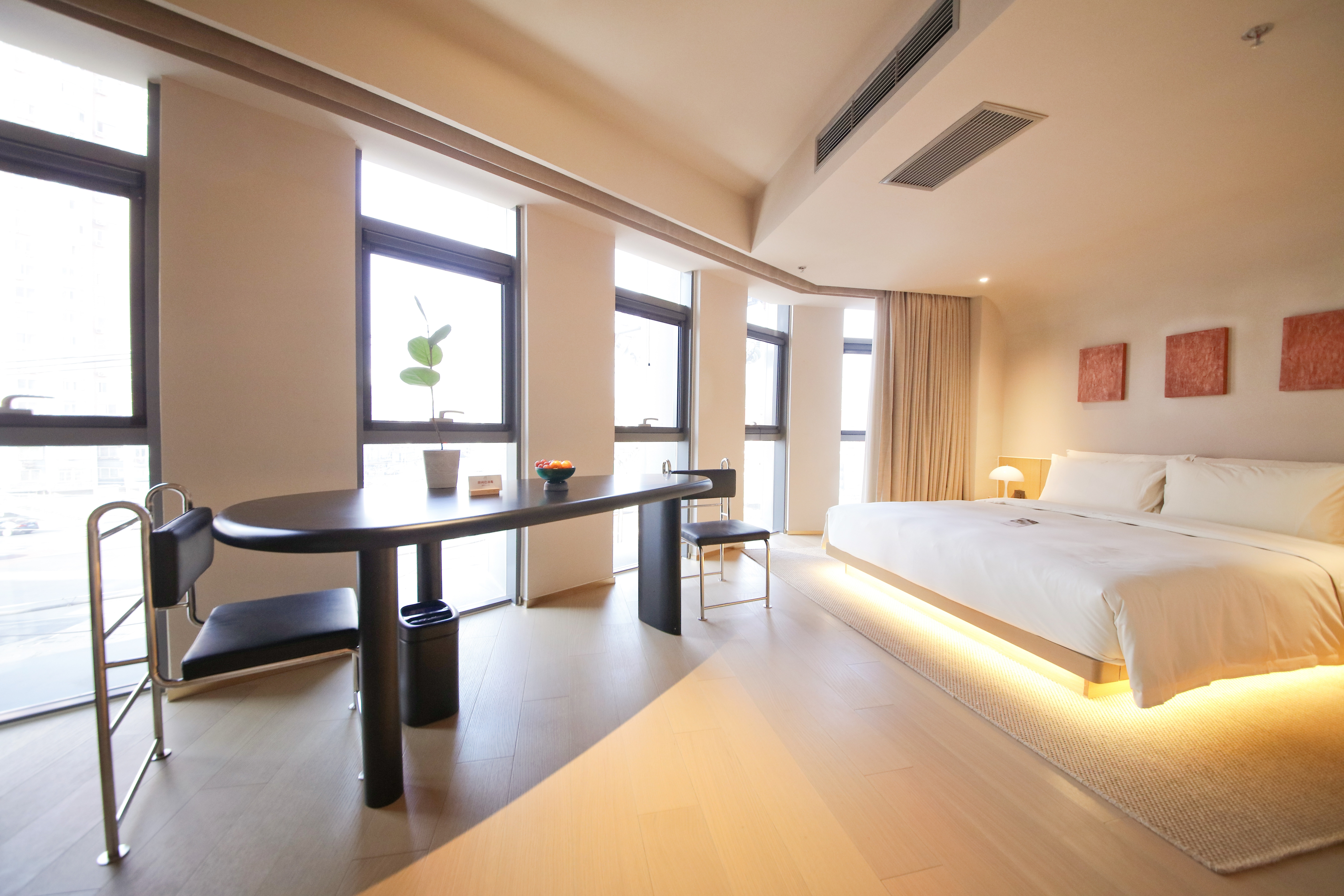 几木套房（手机投屏+小冰箱）