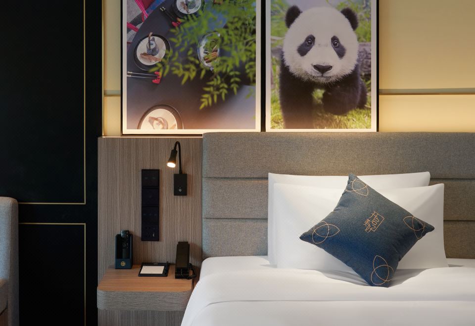 观景行政大床房（65寸可投屏+小冰箱＋加热毛巾杆）